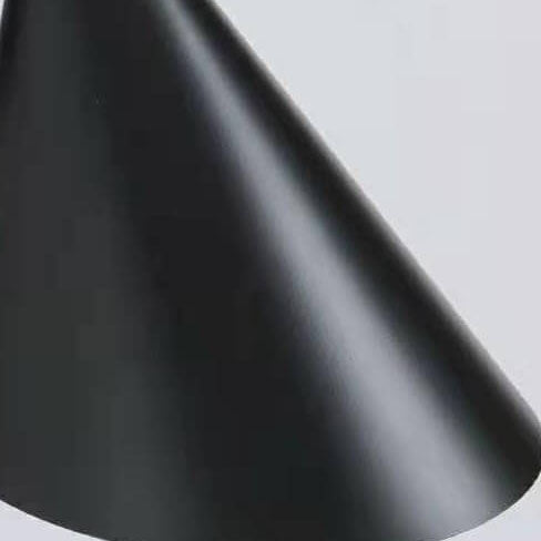 NordicGlow - Minimalistisk skandinavisk vägglampa med unik hornformad skärm