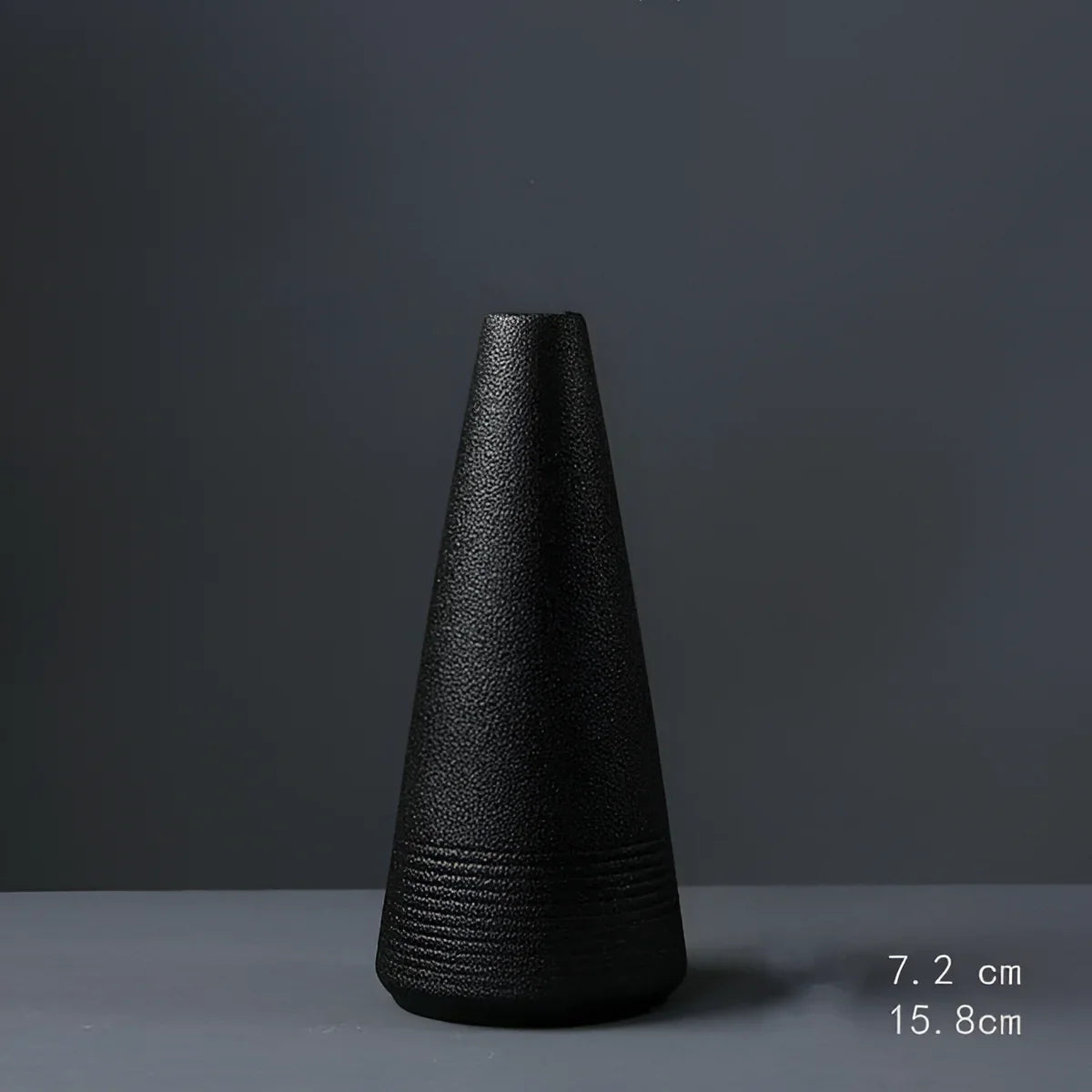 NatureCraft - Keramisk vas med textur för blomsterarrangemang