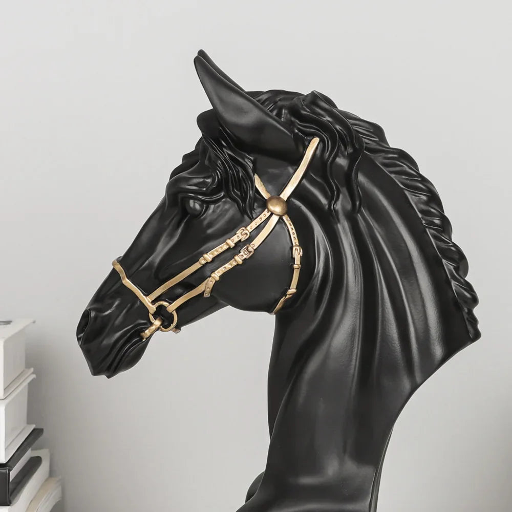 Elegant Regal Horse Sculpture för Heminredning och Konstälskare