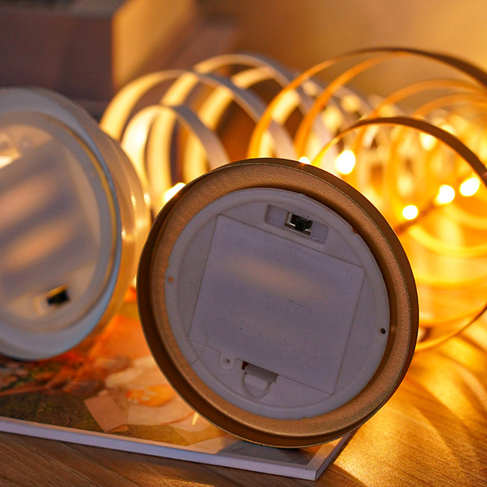 Bordslampa med LED-lampor och metallträ