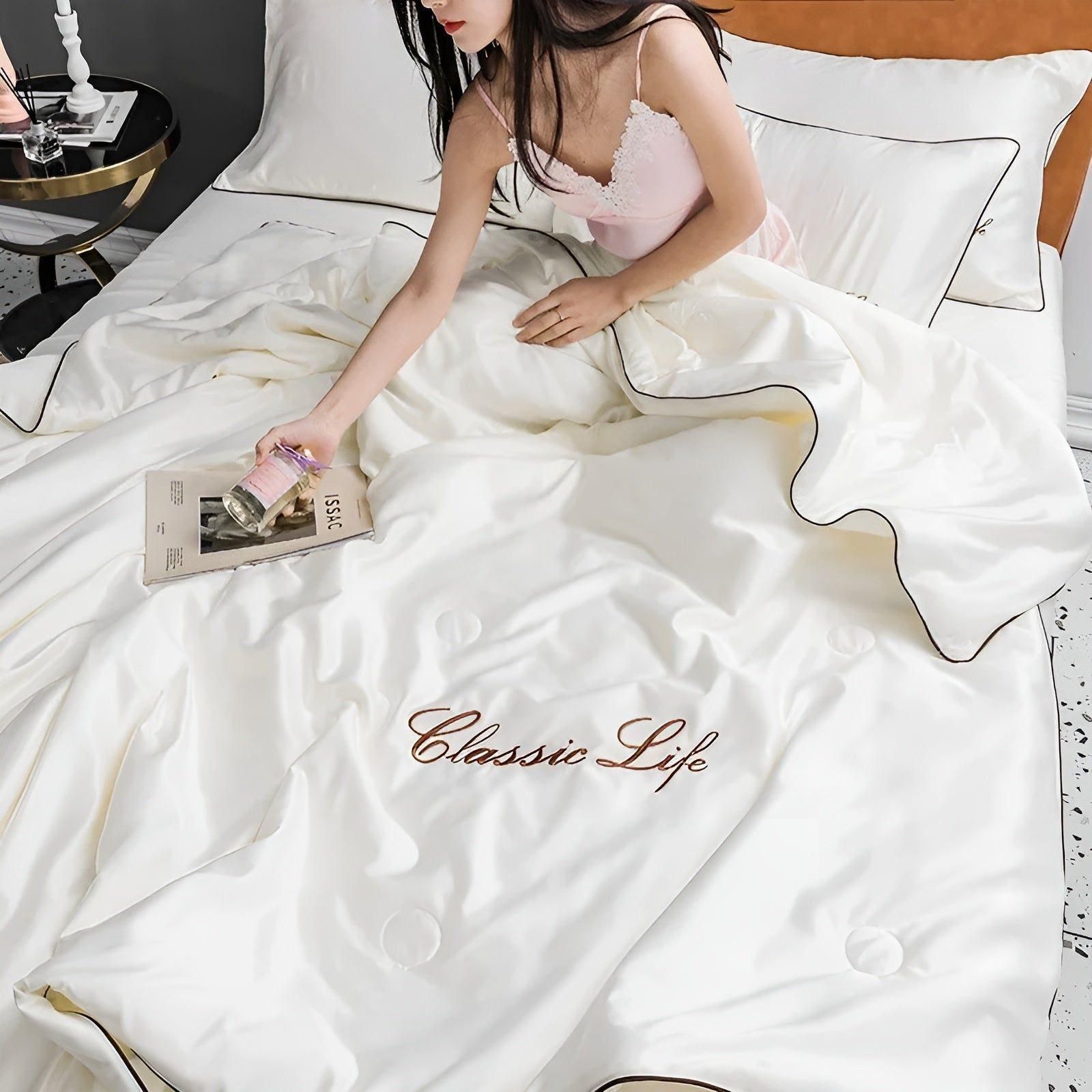 SummerSilk Filt - Mjuk Kylande Broderad Sidenfilt