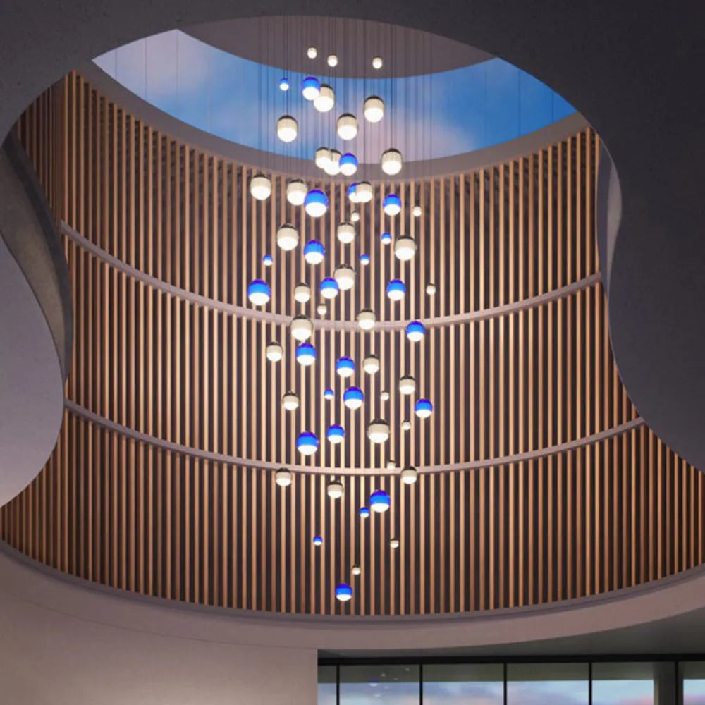 Hängande lampa med färgglad glaskula design