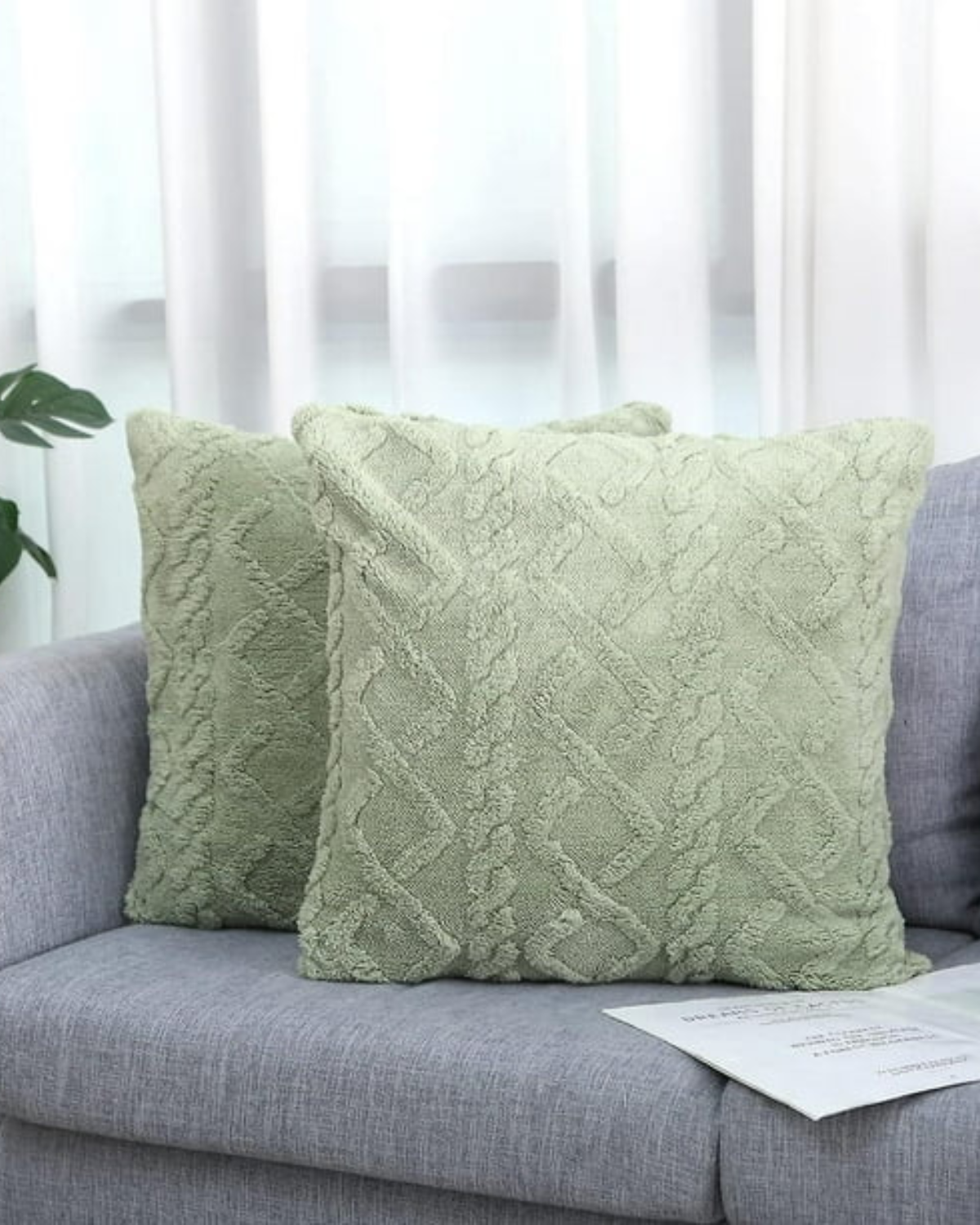 Carvallo – Lyxig Reliefkudde med subtil geometrisk design för en stilren interiör