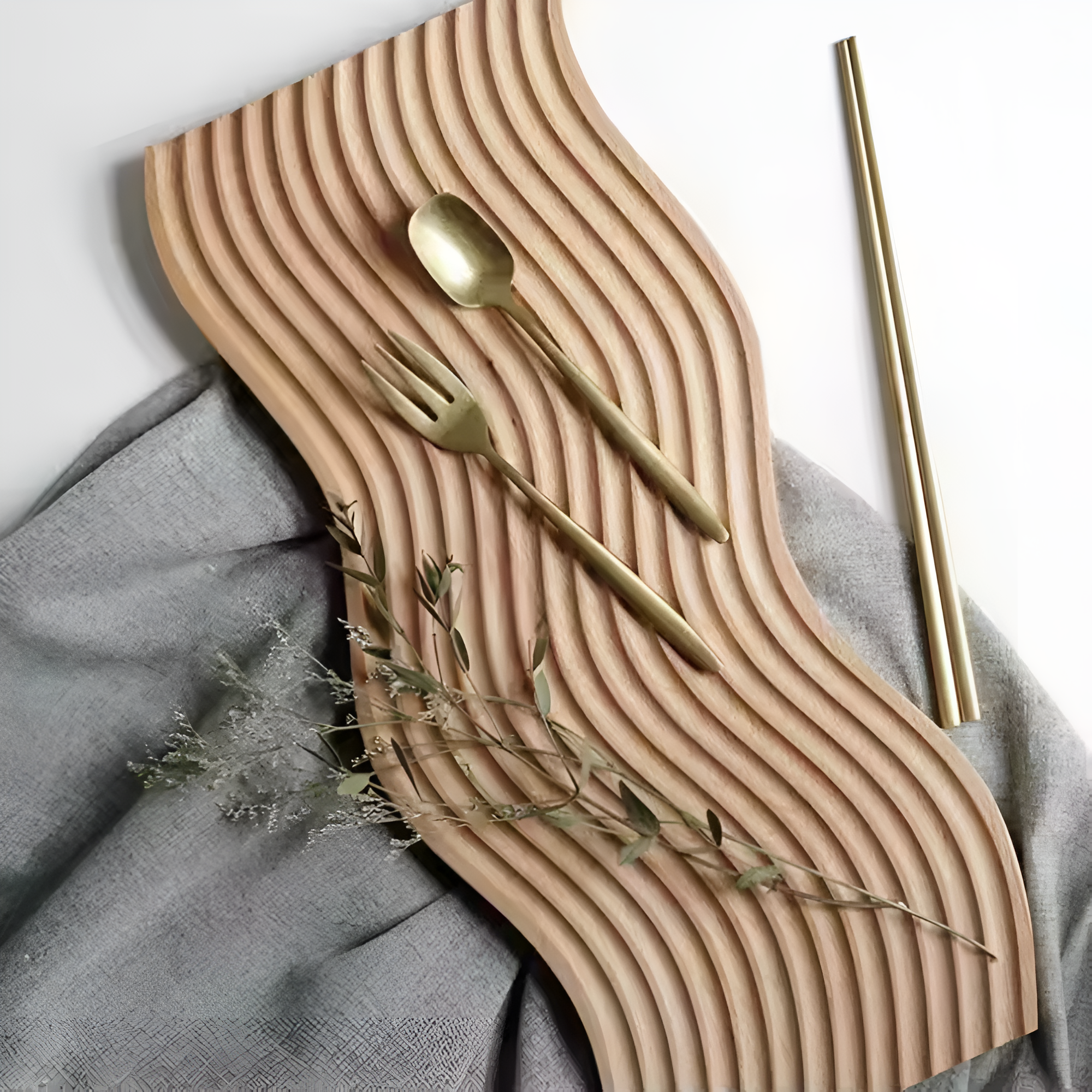 Nordisk Ripple Träbricka