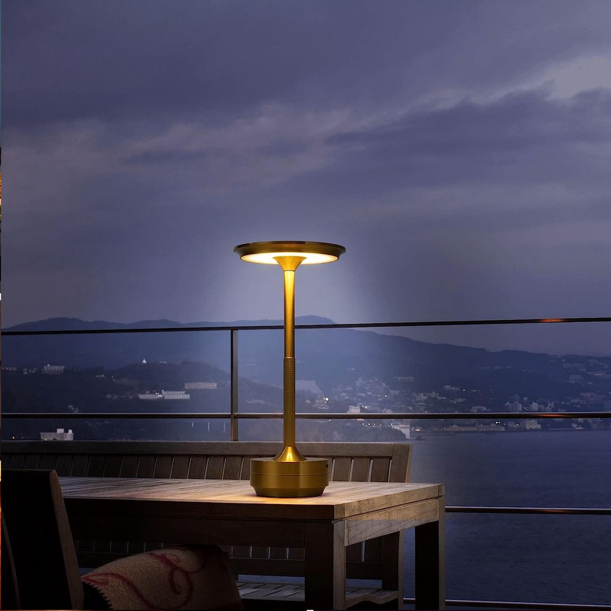 Carvallo - Elegant och Fina Bordslampa