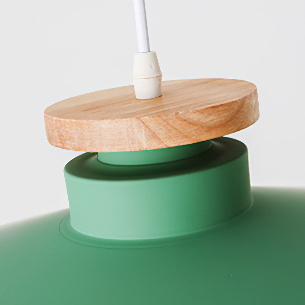 Hänglampa i färgglad metallfinish