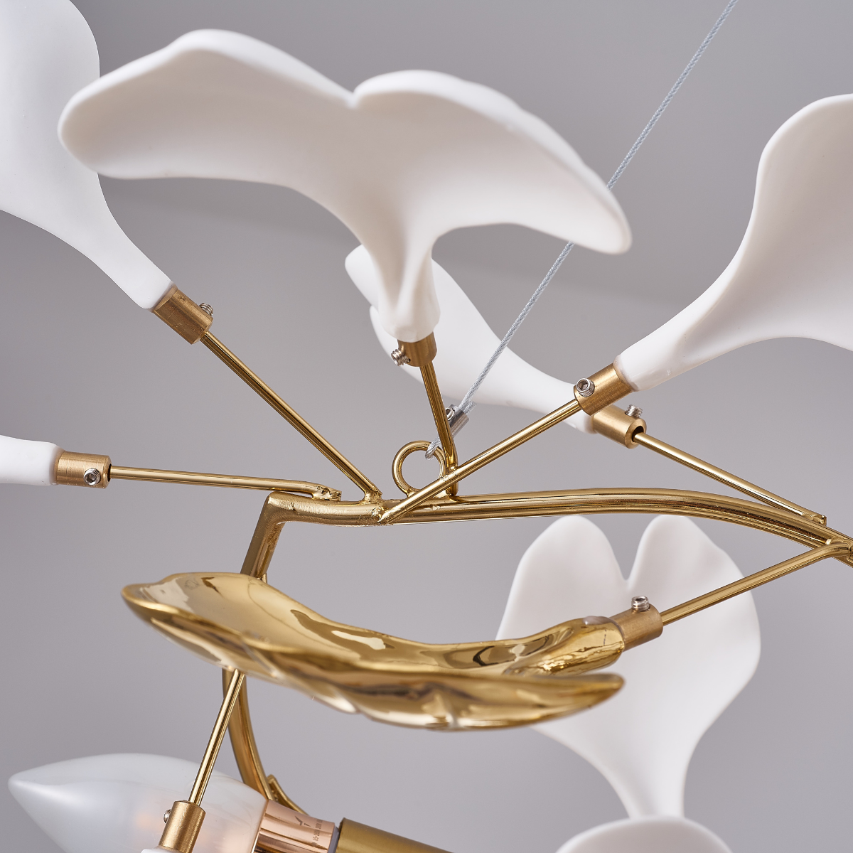 OliviaLeaf - Elegant taklampa i ginkgo-form