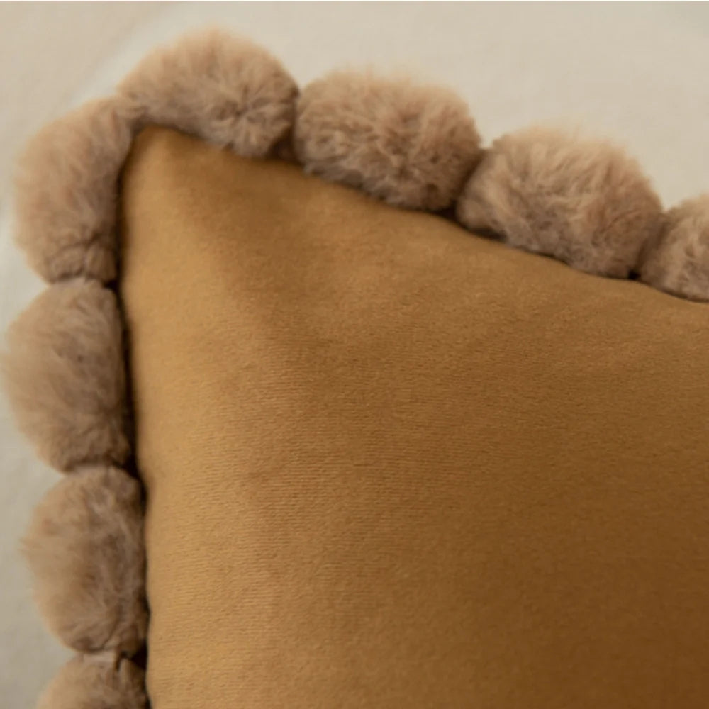 Sammet Pom-Pom Trim Kuddeöverdrag