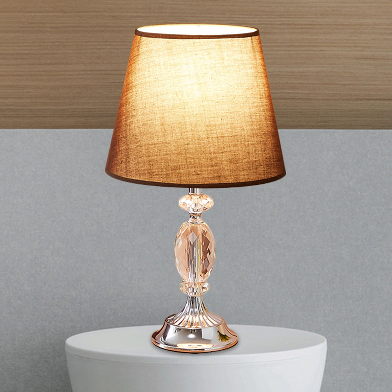 EleganceBeam - Design bordslampa med konform och facetterade glaskuber