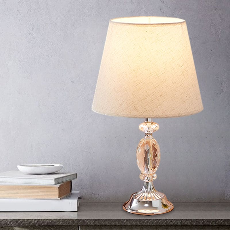 EleganceBeam - Design bordslampa med konform och facetterade glaskuber