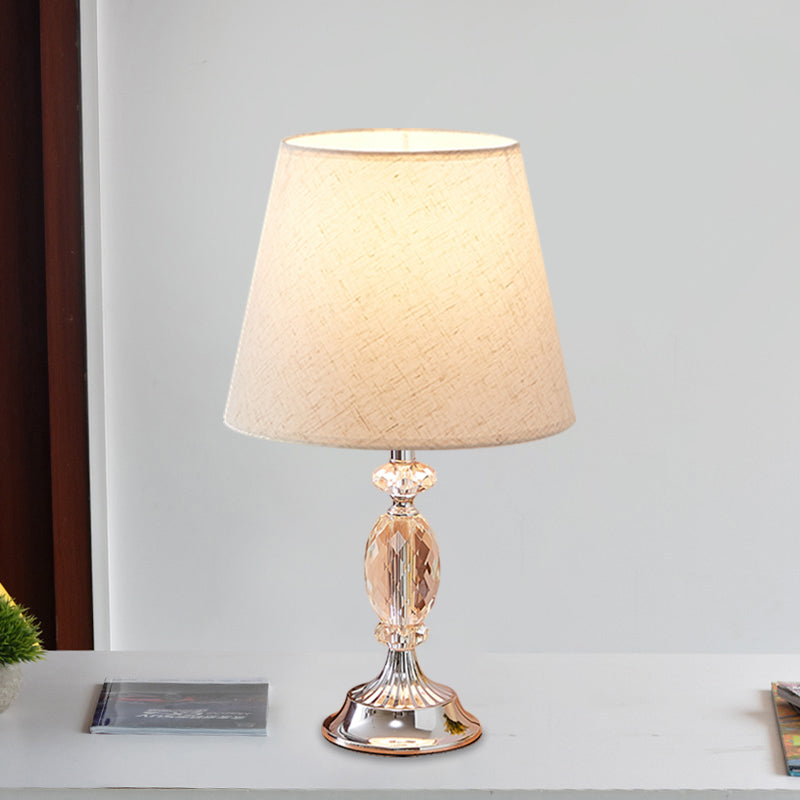 EleganceBeam - Design bordslampa med konform och facetterade glaskuber