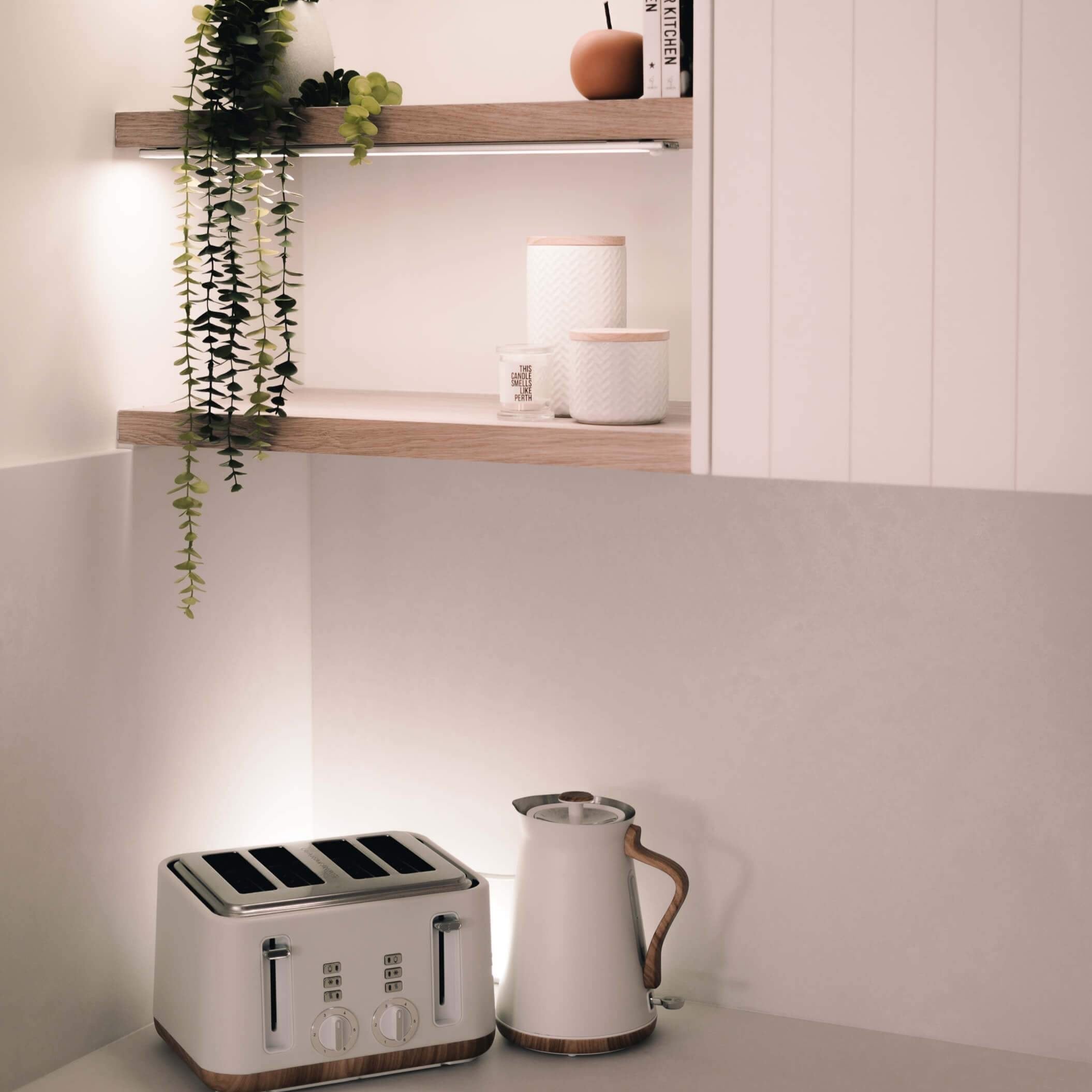 MotionBright - LED-lampa med rörelsesensor för moderna hem