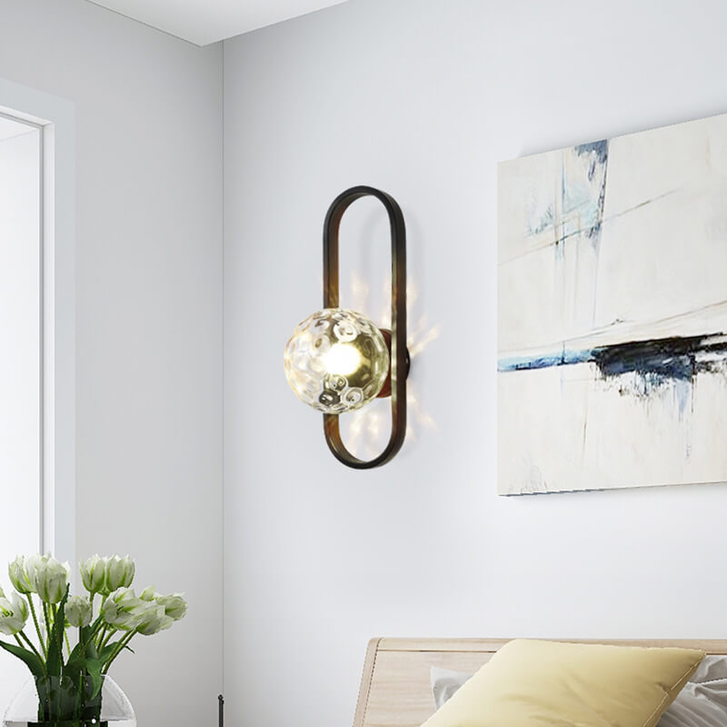 Ljuscirkel - Modern vägglampa med glaskula och cirkulärt design