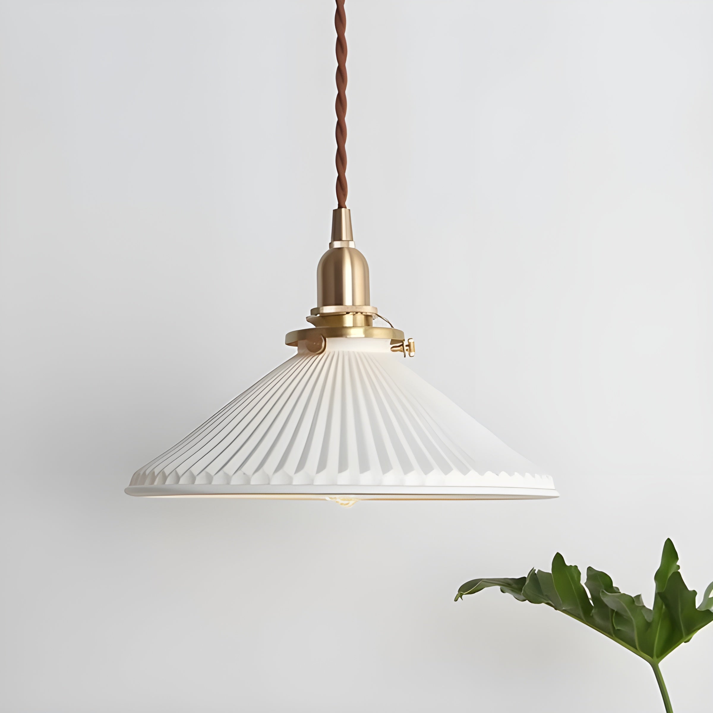 JapandiBeam Light - Japansk keramik hängande lampa med rännmönster