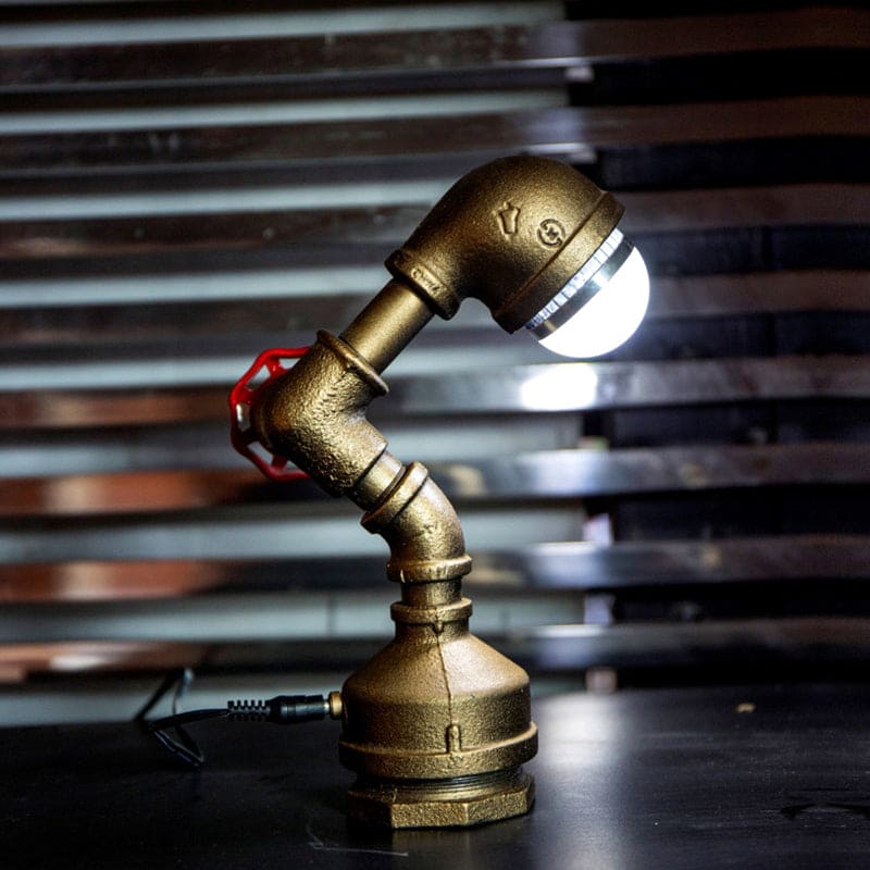 GlowBot - Unik Steampunk Robotlampa med Mässingskonstruktion
