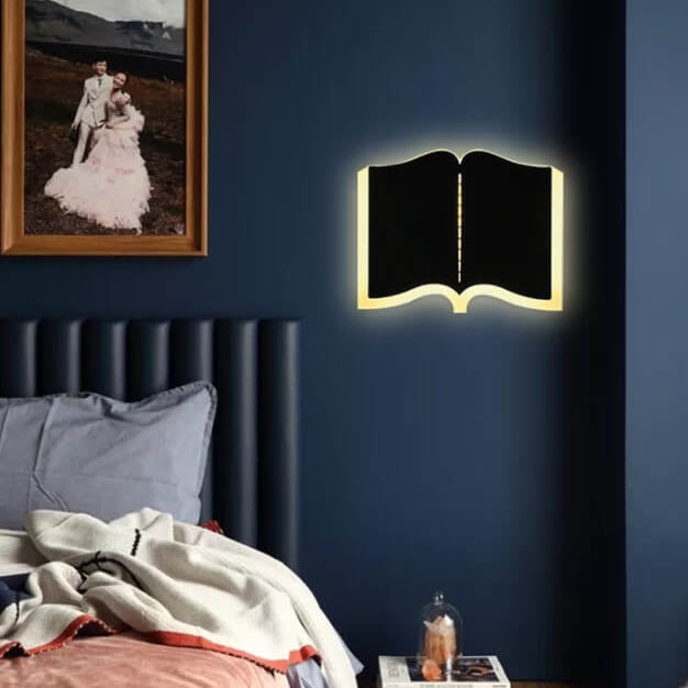 LichtHaus - Bokformad LED-vägglampa med järn