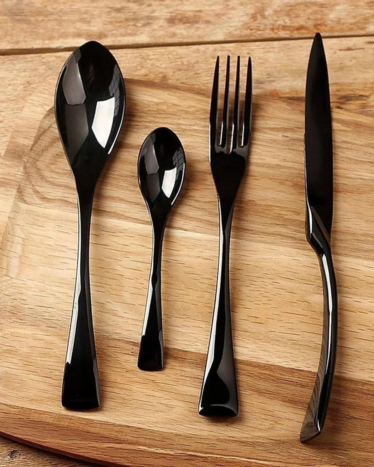 Élan Luxe – Fint Bestickeset med Tidlös Elegans för en Stilig Dukning