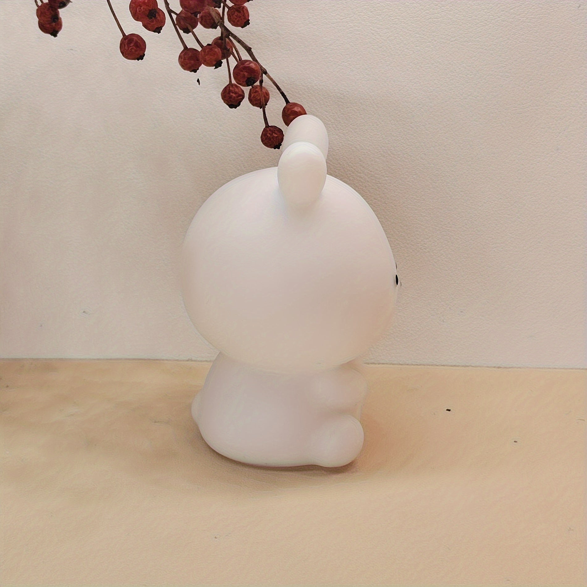 BunnyBright - Grotekop Kanin LED Bordslampa med Batteridrivning och Anime Design