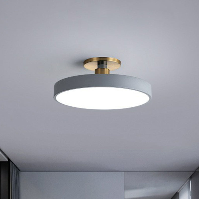 Taklampa med rund akryl LED-design