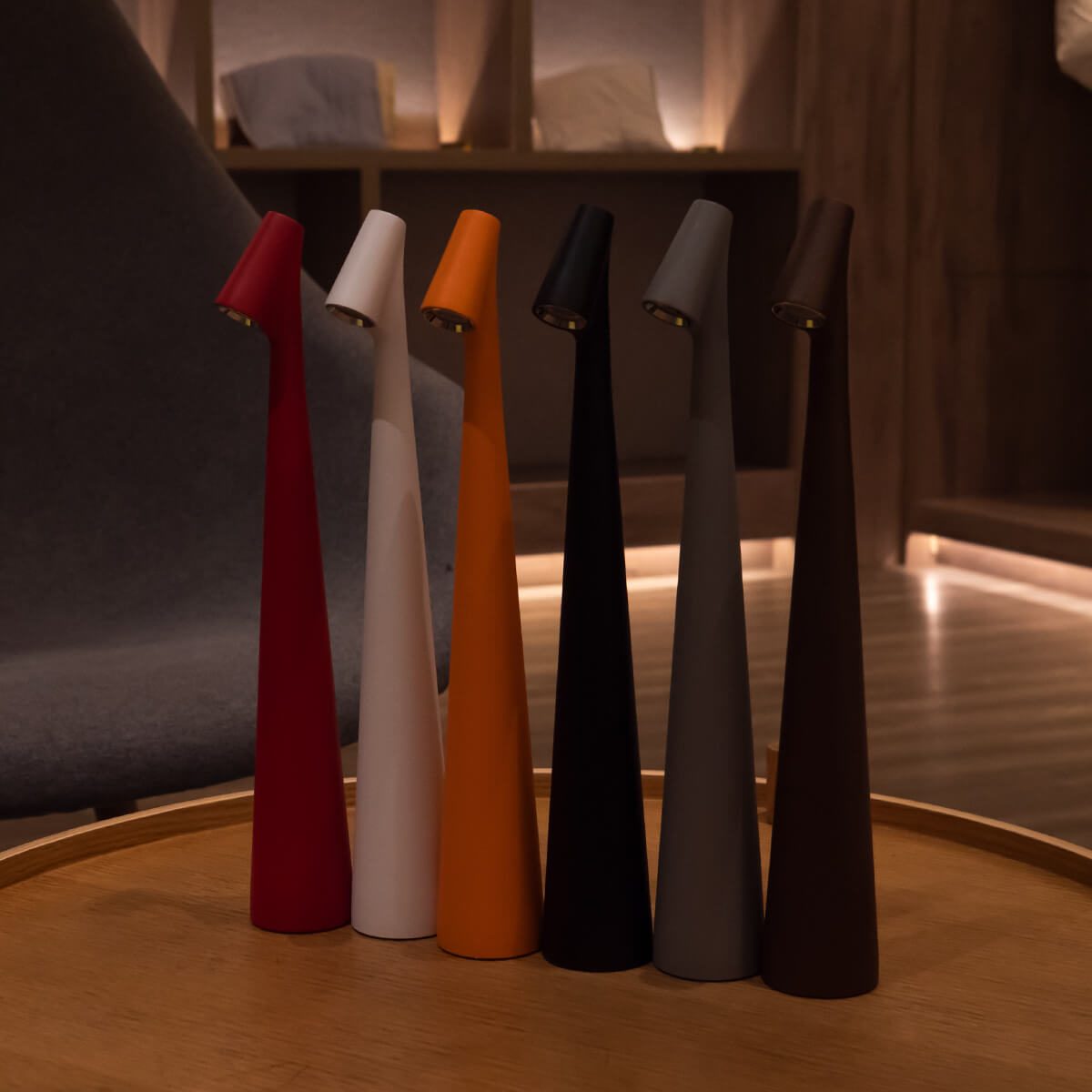 GlowContour – Stilren skrivbordslampa med skulpterad design