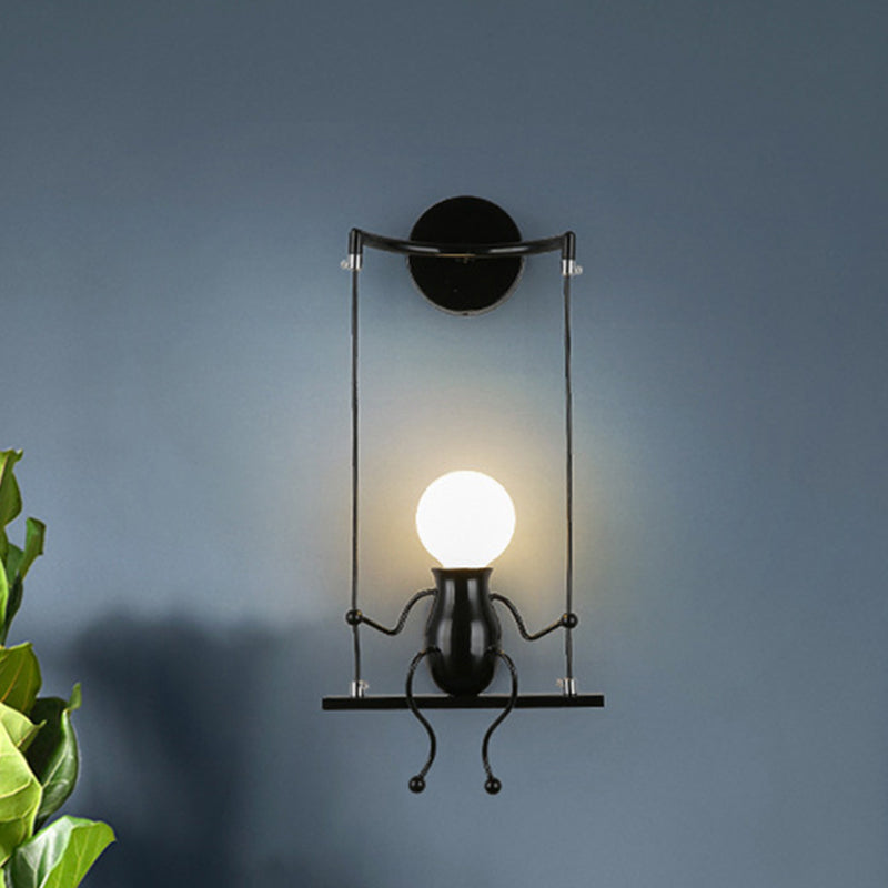 SwingDesign - Modern vägglampa med svängande figur