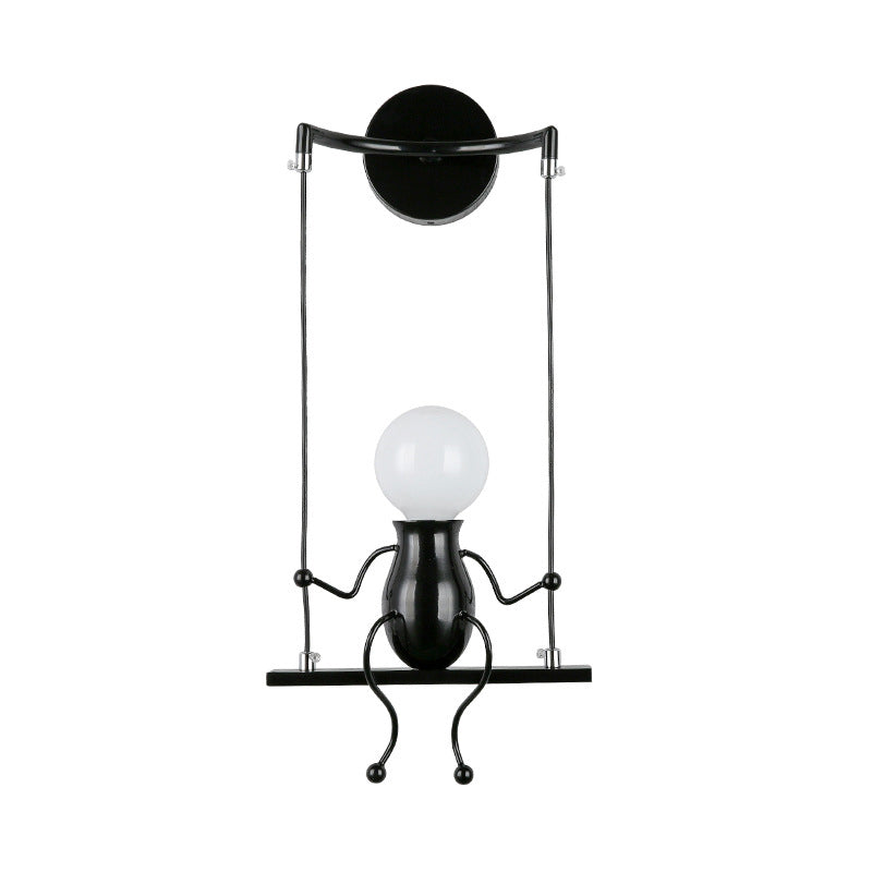 SwingDesign - Modern vägglampa med svängande figur