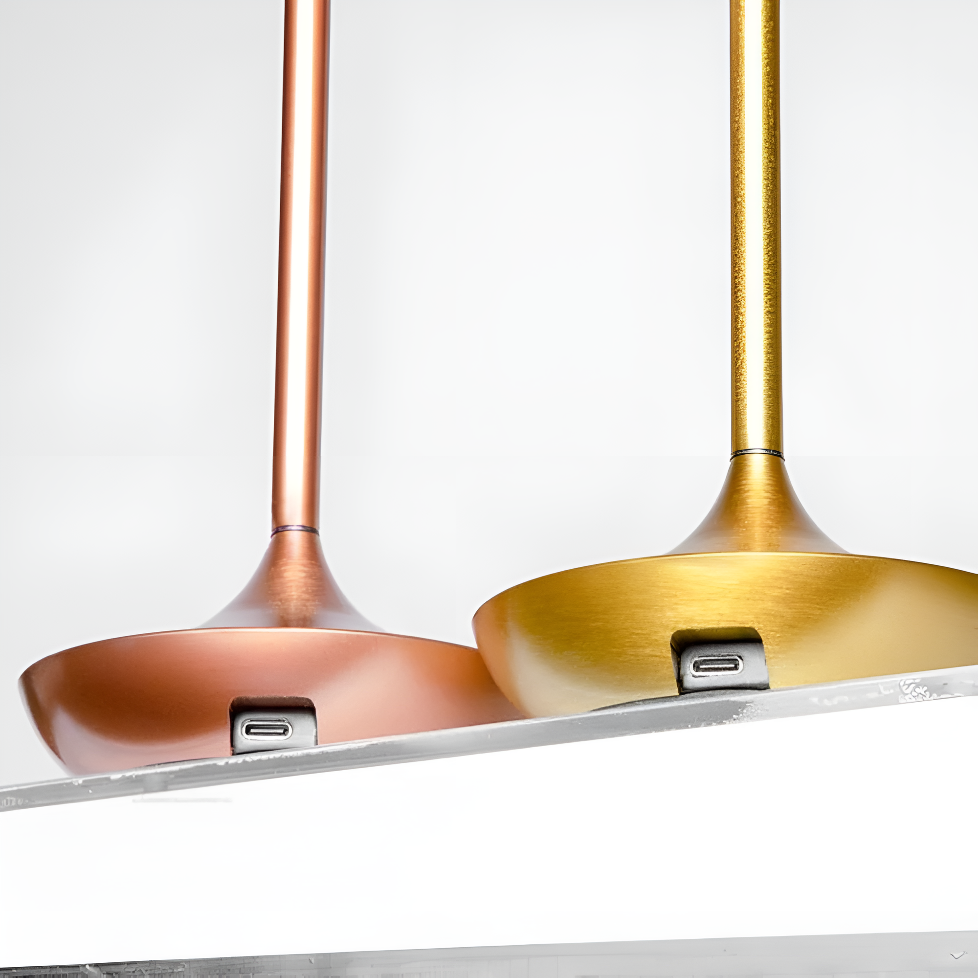 Bärbar cylindrisk bordslampa