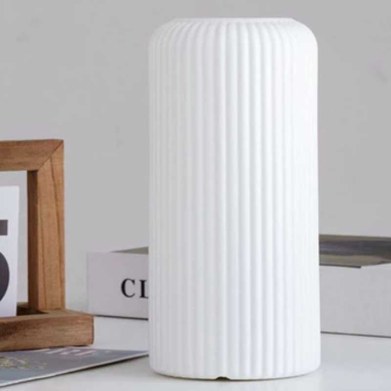 Carvallo – Modern dekorativ vas med kreativt randigt design för rumsdetaljer