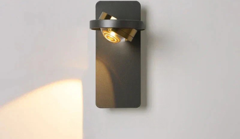 GlowAdjust - Modern LED Vägglampa med Justerbar Arm