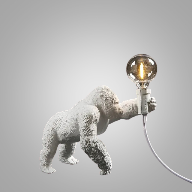 GorillaLux - Unik Gorilla Bordslampa | Modern Djurarmatur med Varm LED Belysning