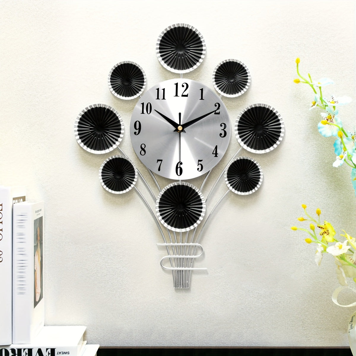 Modern Metallisk Tyst Väggklocka - Ballongformad, Dekorativ för Vardagsrum och Sovrum