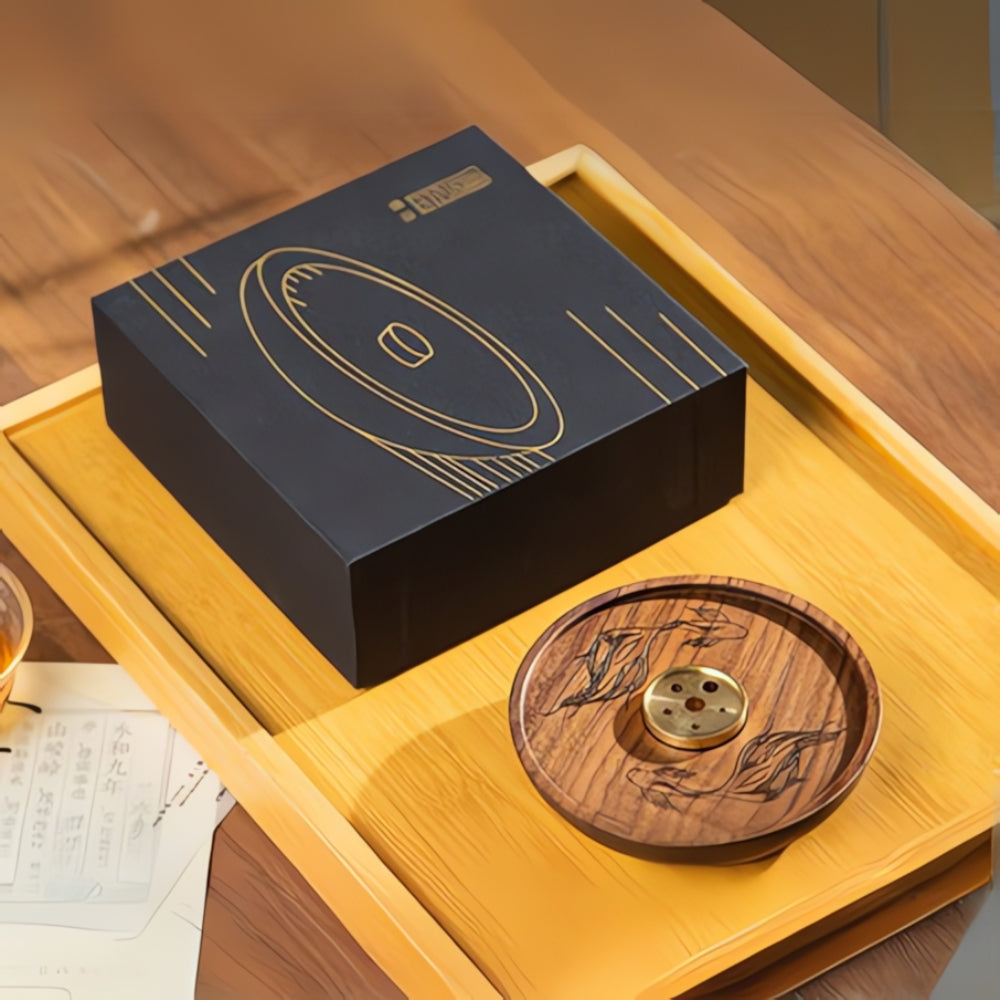 Rund trä- och kopparrökelsehållare