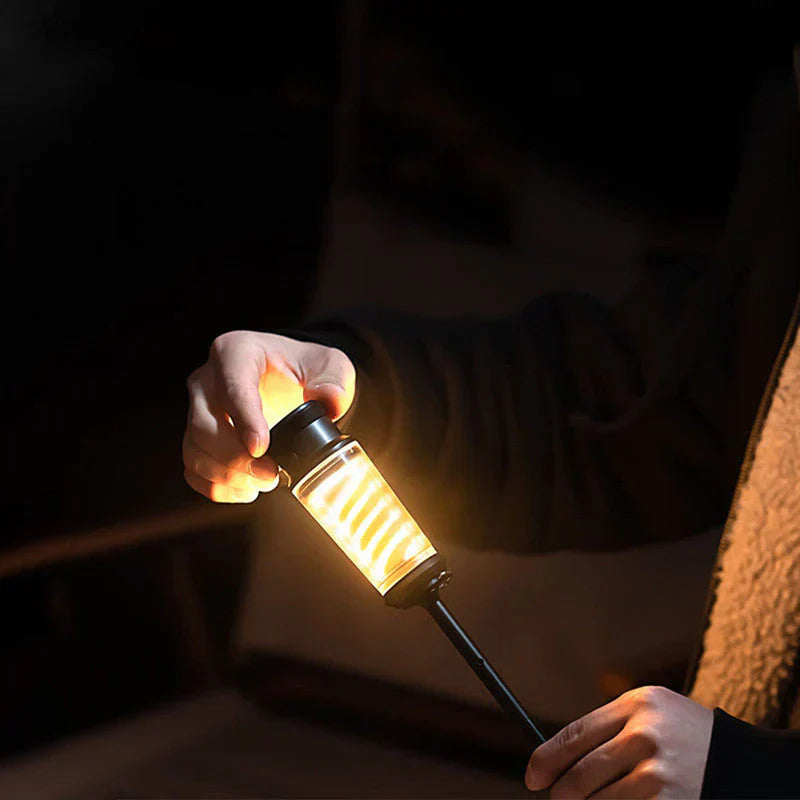 Mångsidig LED-campinglampa med ficklampafunktion