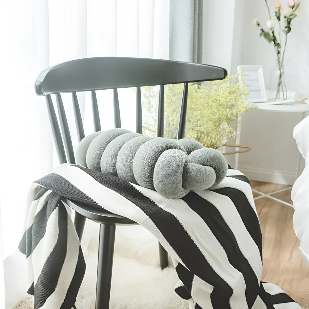 Splendid Ellips Knutna Plysch Kudde