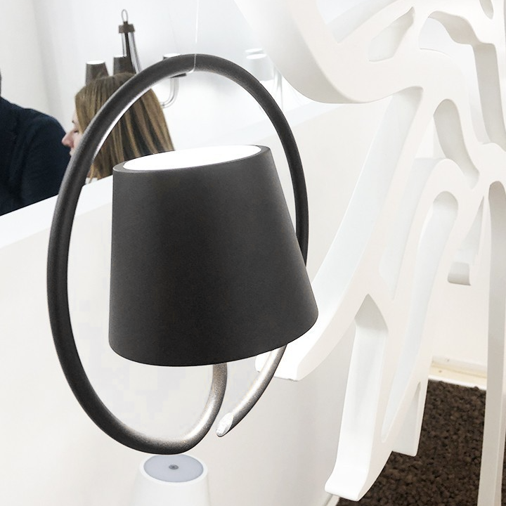 LichtWave - Elegant Hängande Lampa för ett Modernt Interiör