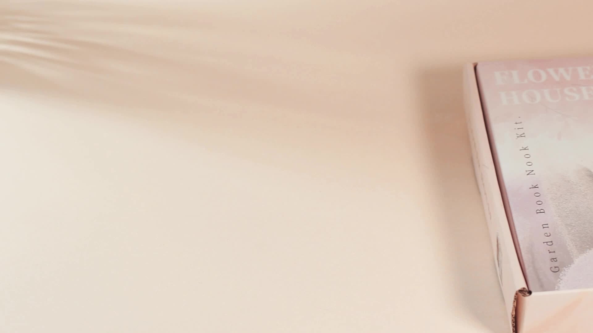 3D Trä Pusselhus – Vitt Blomhus med Belysning och Dammskydd