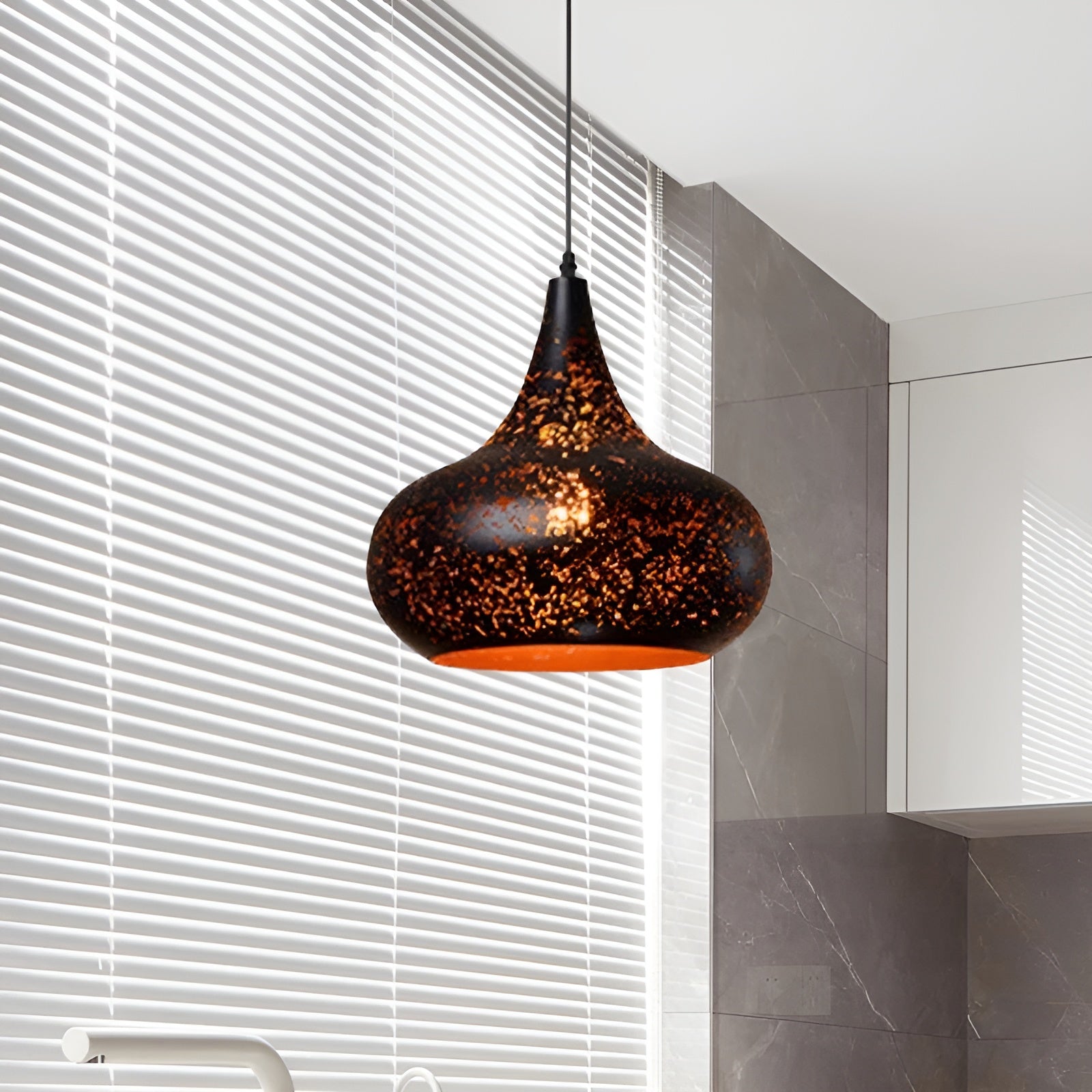 ShadowFlare Light – Dekorativ Metall Pendellampa