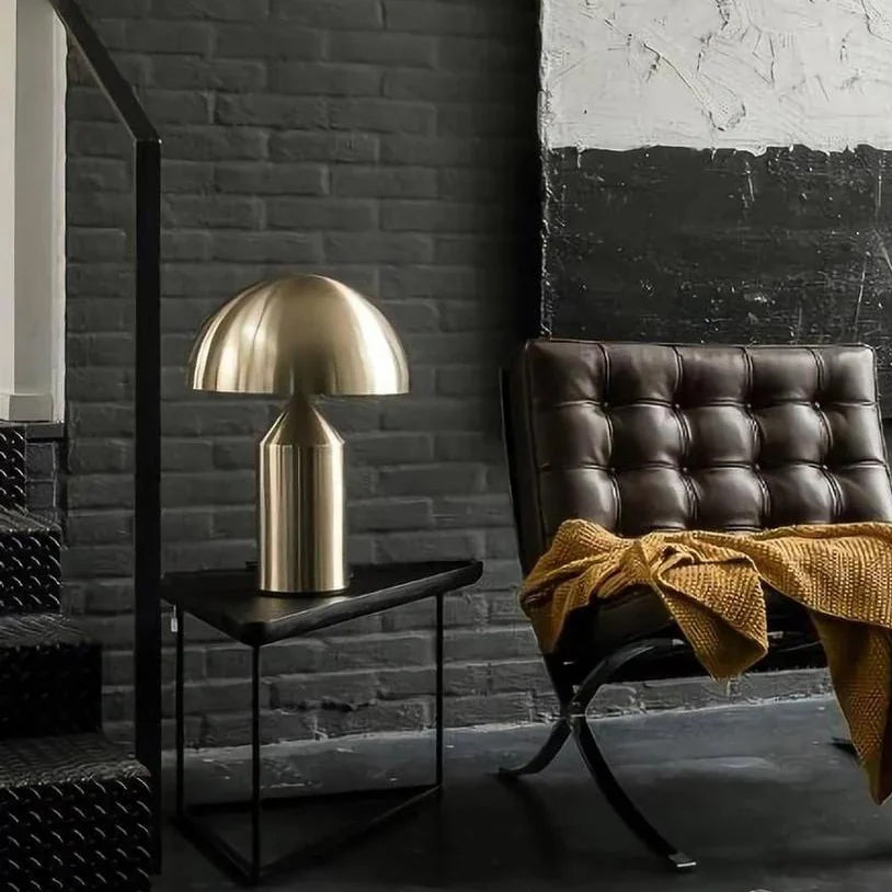 Altessa Oro Bordslampa – Lyxdesignlampa i guld med touch-kontroll