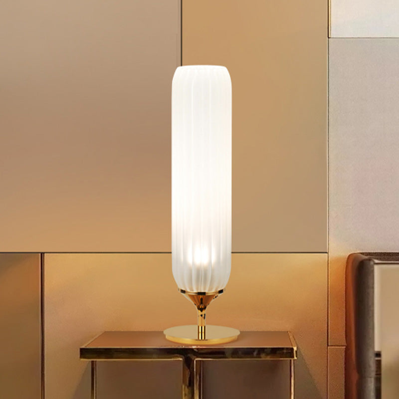 GoldCyl - Modern LED Bordslampa med Ribbad Glas Skärm