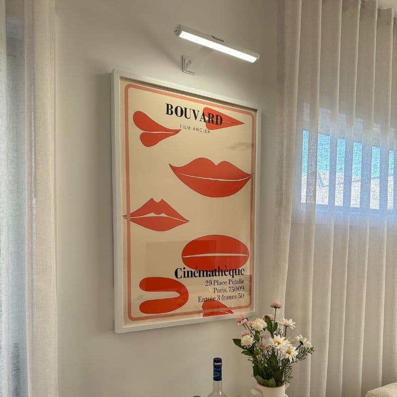 ÉclaireArt - Elegant Trådlös LED-belysning för Dina Verk