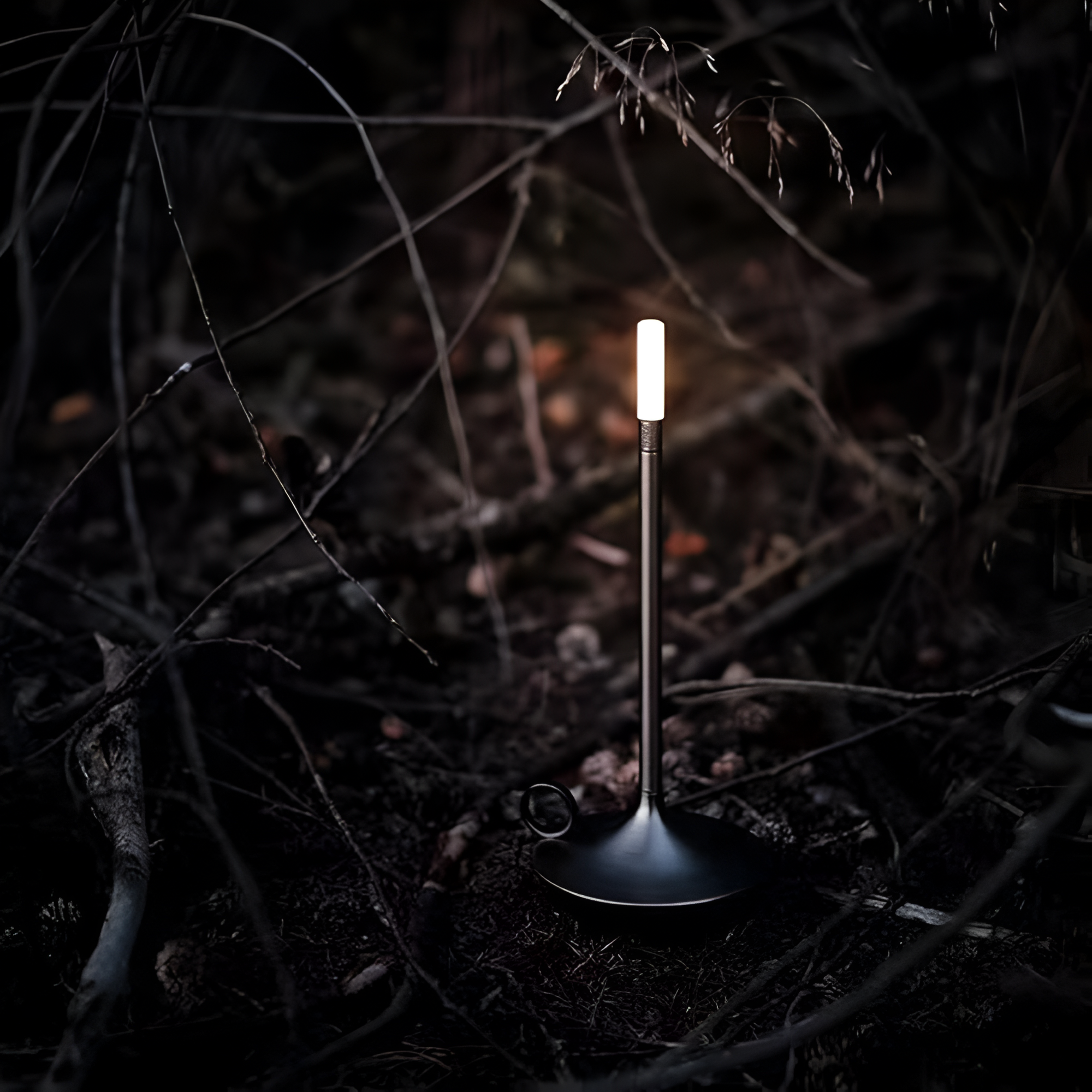 Bärbar cylindrisk bordslampa