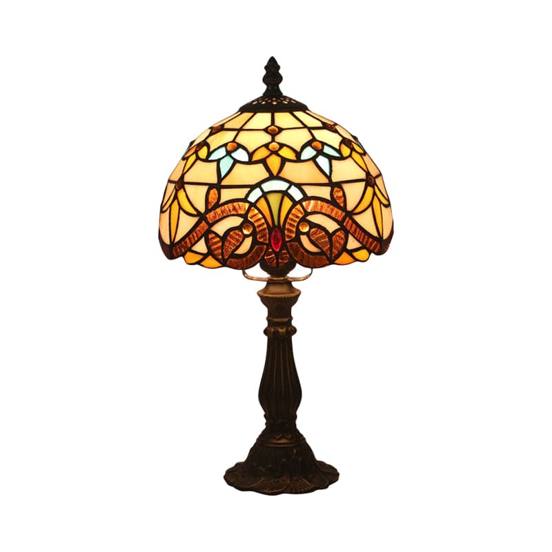 LichtBries - Tiffany-formad lampa i färgat glas med blylinjer