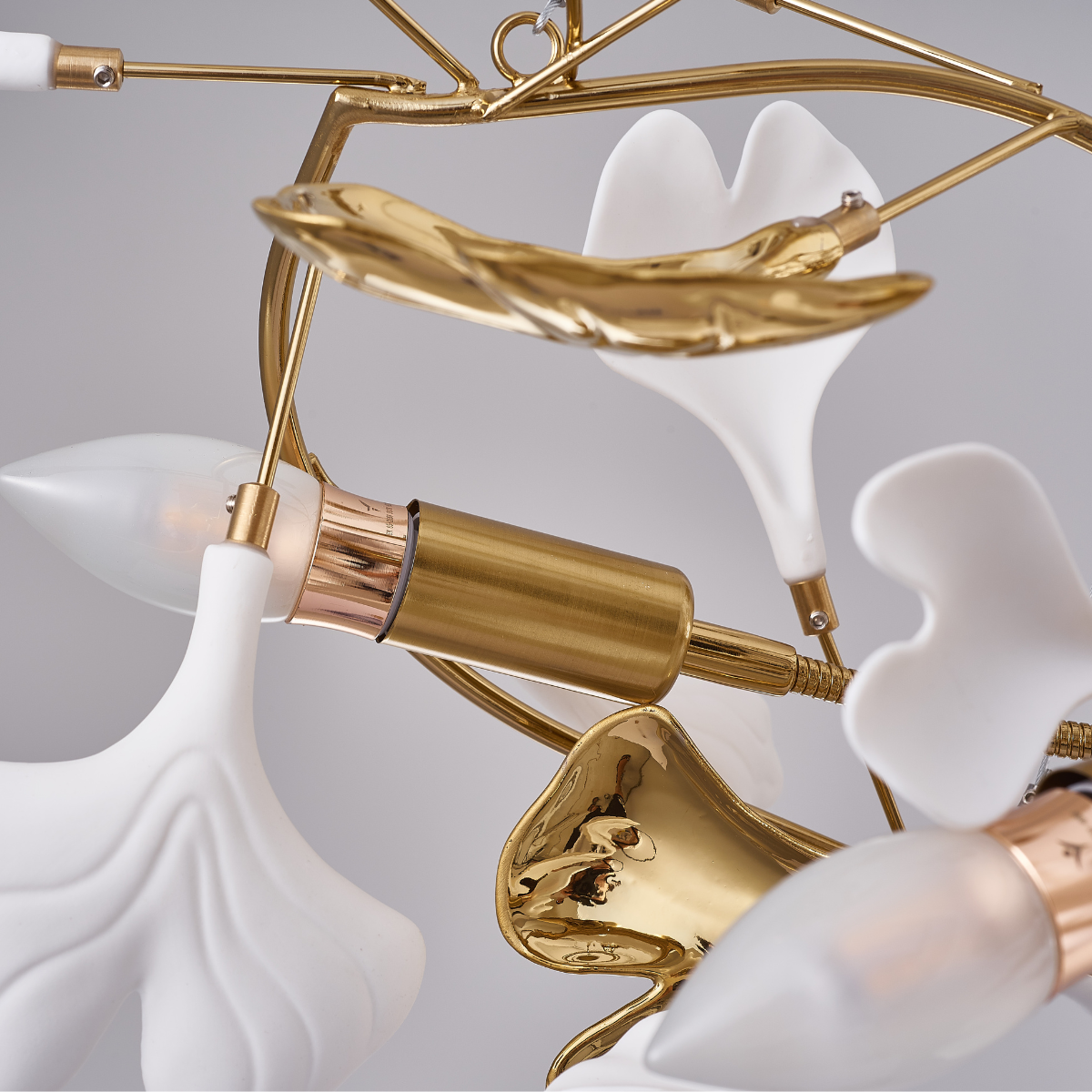 OliviaLeaf - Elegant taklampa i ginkgo-form