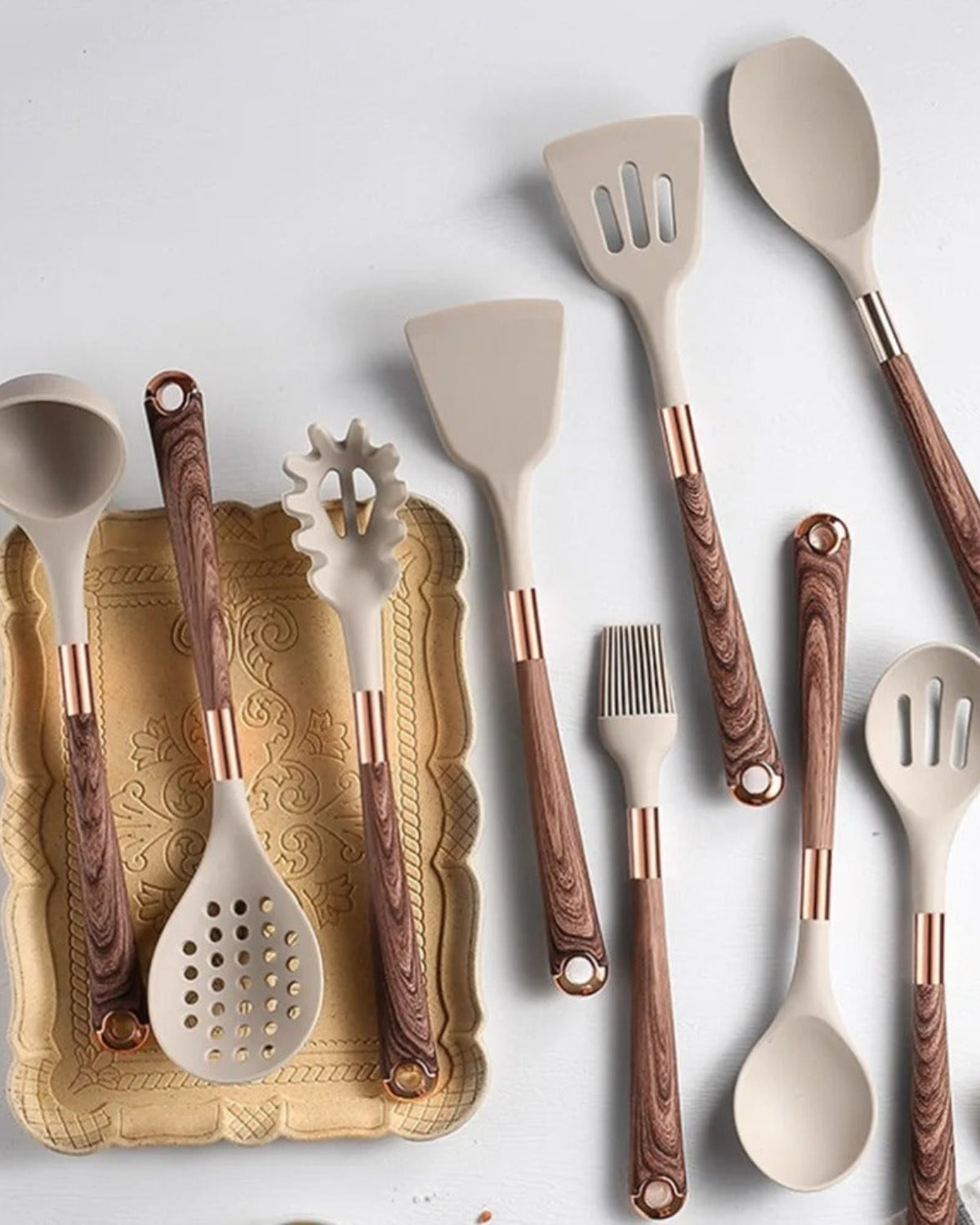 Silicone Kokkverktyg Set | 11 Delar med Guld & Trä Design | Nonstick Säkra Verktyg