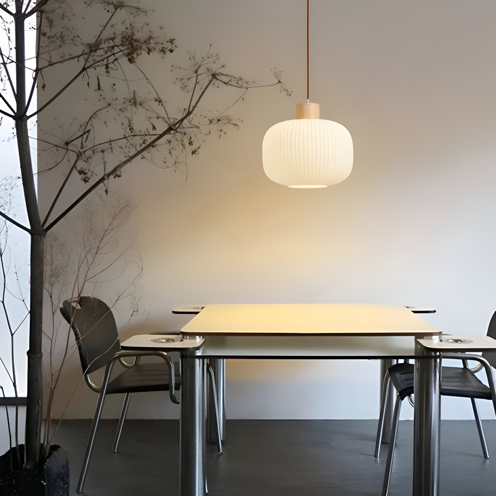 AkariLuxe Taklampa – Elegant hängande lampa av vit, ribbad glas i japansk stil