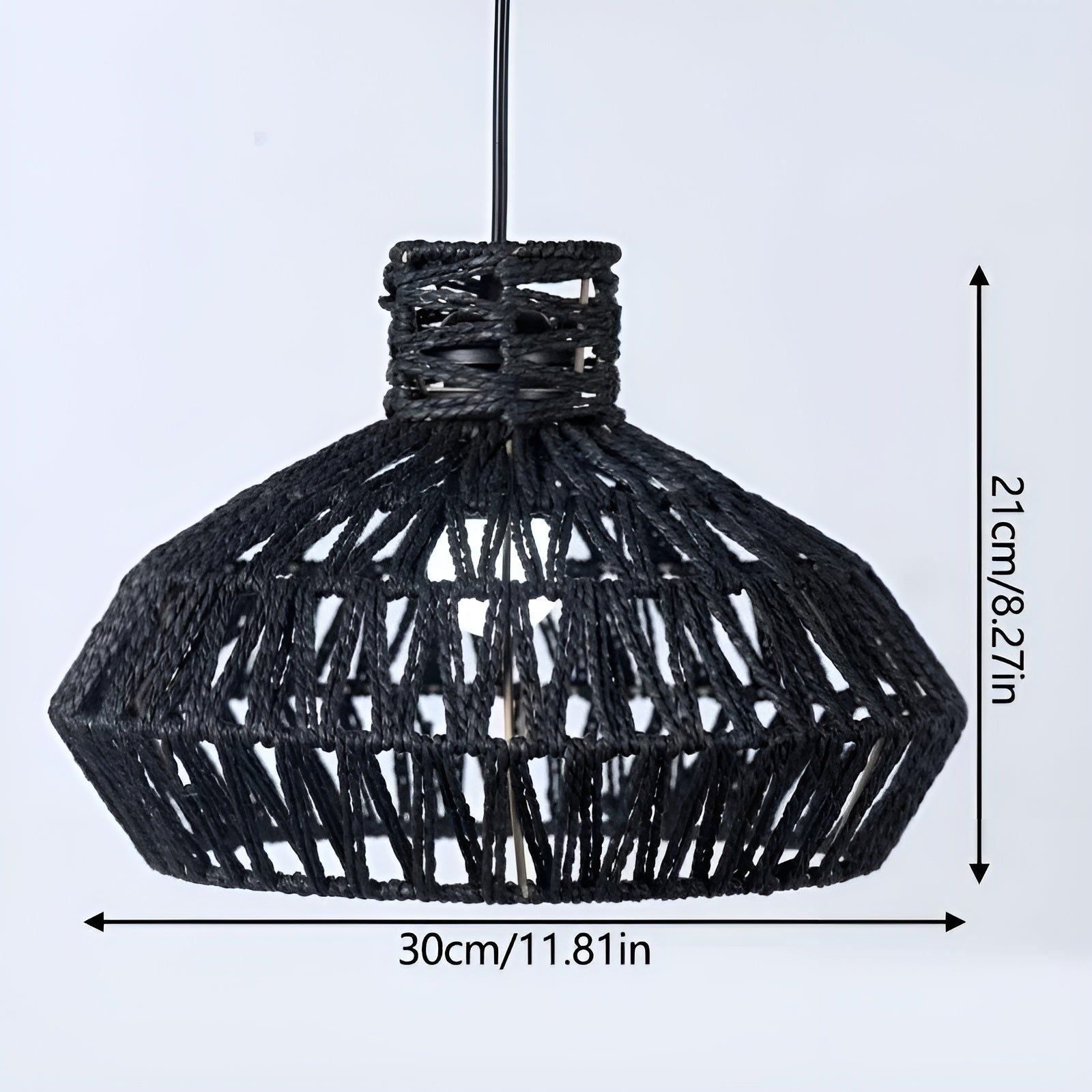 AntiqueWeave Lamp - Antik Lampa Av Handflettad Rattan