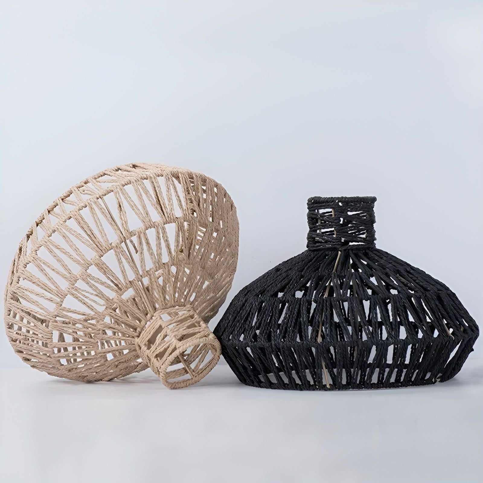 AntiqueWeave Lamp - Antik Lampa Av Handflettad Rattan