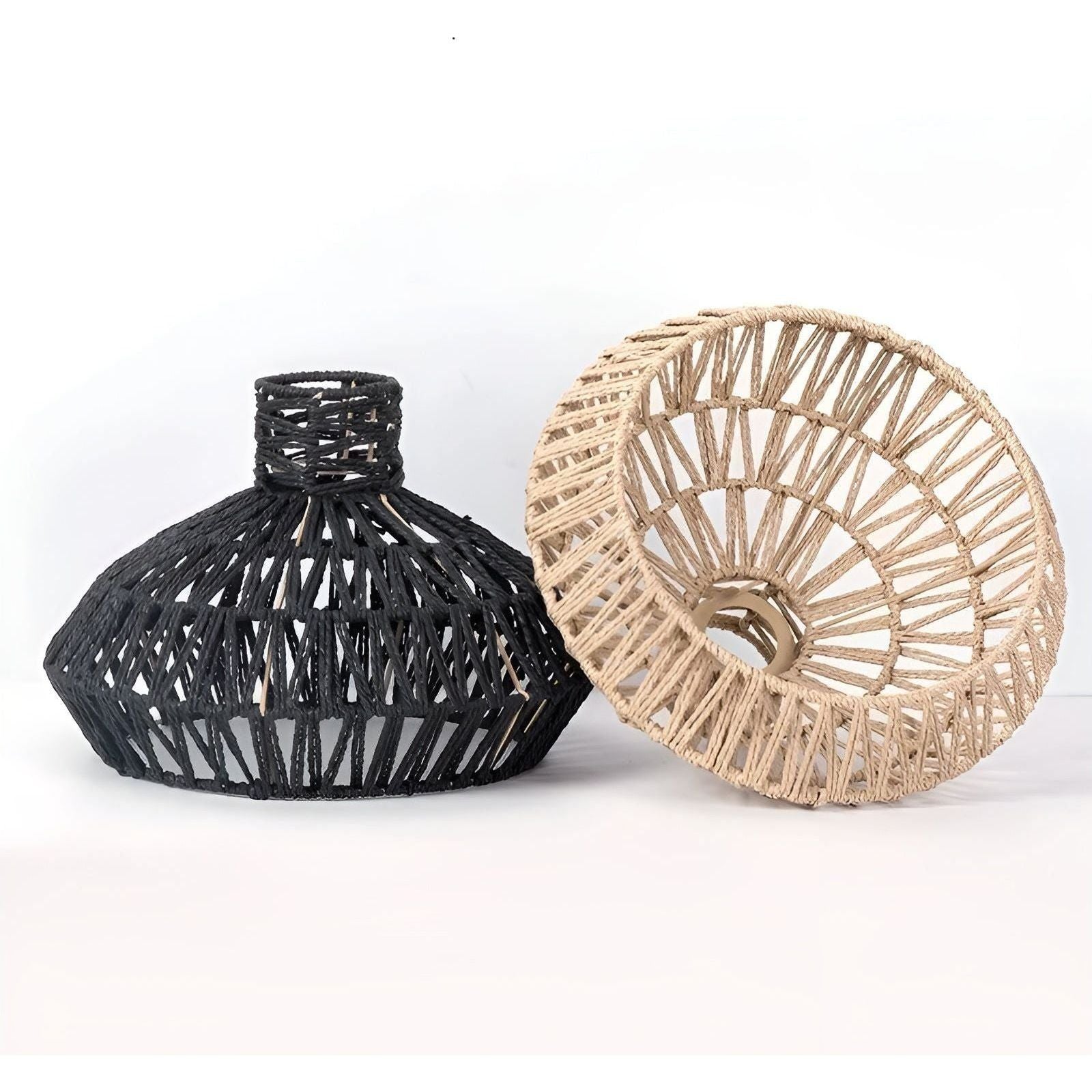 AntiqueWeave Lamp - Antik Lampa Av Handflettad Rattan