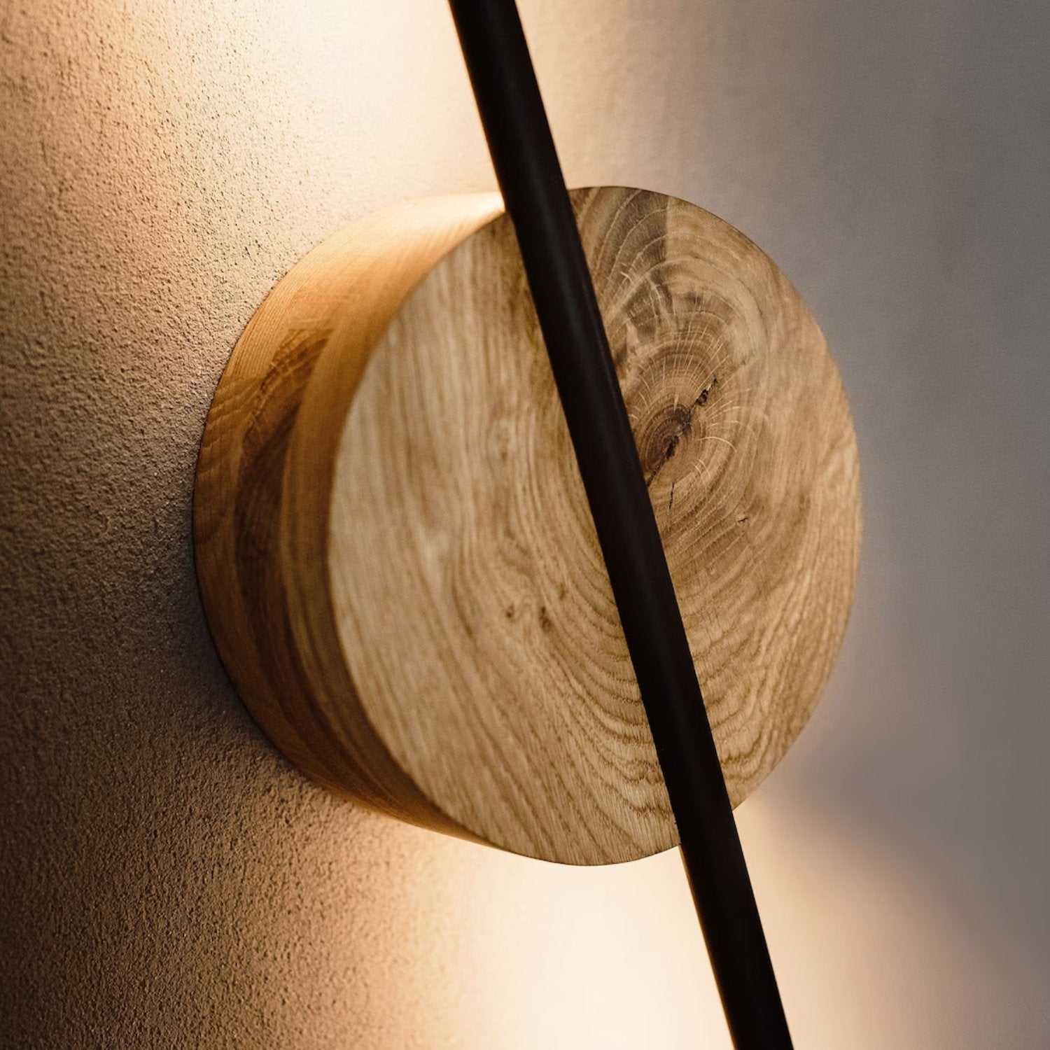 LightOak - Modern LED Vägglampa av Trä för Stämningsfull Belysning