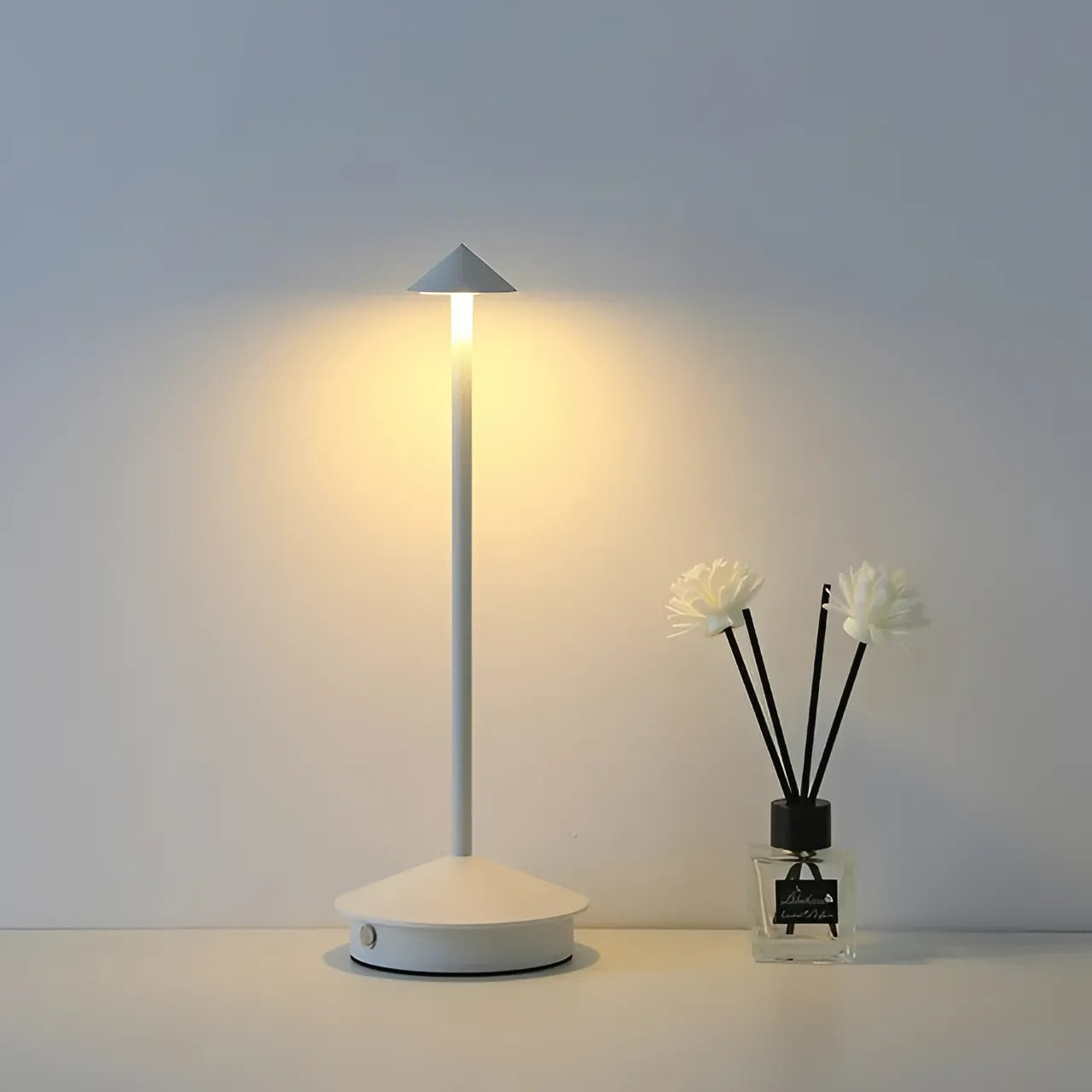 Shanghai Modern Bordslampa - Elegant Svensk Designstil